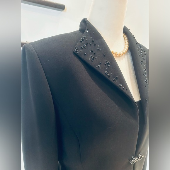 TAHARI 2-Piece Formal Dress Suit, Black Size 8 - Picture 3 of 13